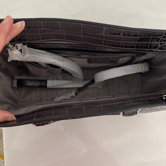 NWT Michael Kors Selma grey large satchel. - Picture 10 of 13